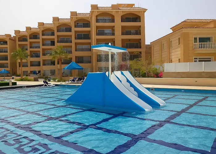 Selena Bay Luxury Sea View 1br Apartment, Private And Pool Apartmanhotel 3*
