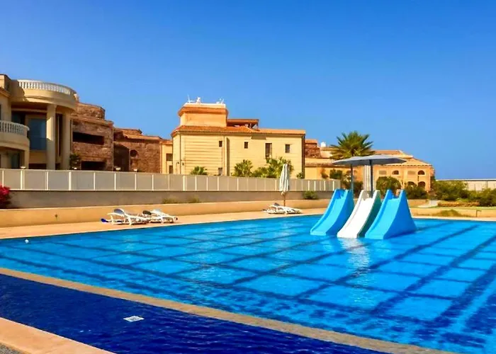 Selena Bay Luxury Sea View 1br Apartment, Private And Pool