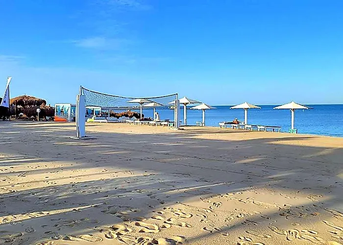 Selena Bay Luxury Sea View 1br Apartment, Private And Pool Apartmanhotel Gurdaka